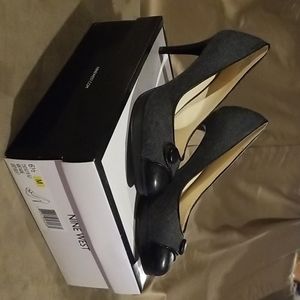 Nine West Grey & Black 6.5 Sz Heels